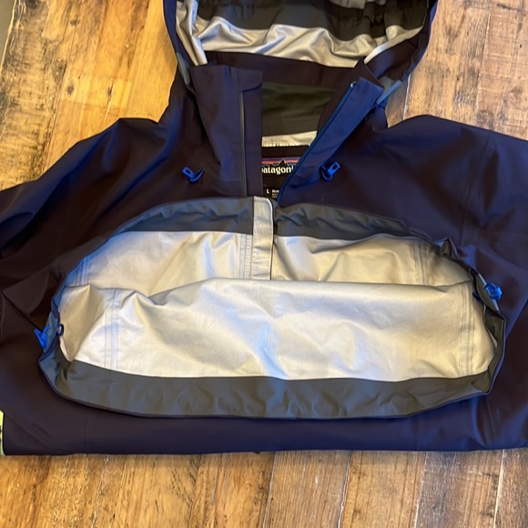 Patagonia Men’s Jacket - Picture 5 of 12